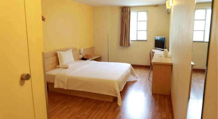 7 Days Minhang Dongchuan Road Jiaotong Hotel 2*