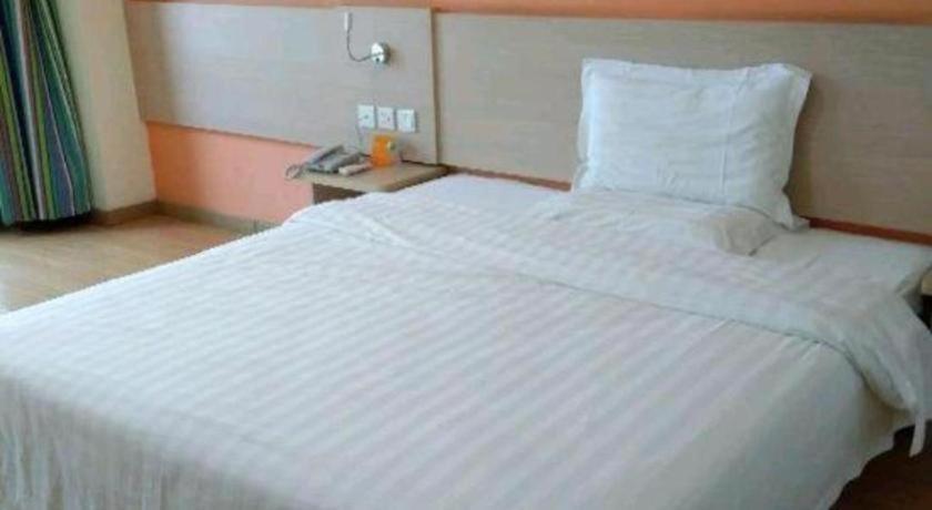 7 Days Minhang Dongchuan Road Jiaotong Hotel 2*