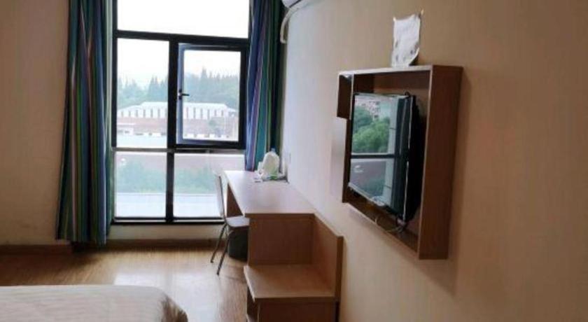 Hotel 7 Days Minhang Dongchuan Road Jiaotong 2*
